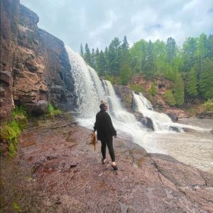 Meet your Posher, Olivia